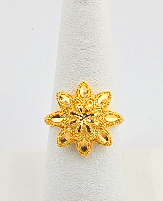 21K Ladies Flowery Filigree Ring