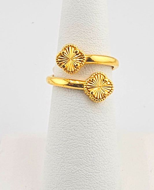21K Bypass Small Ladies Clover Ring