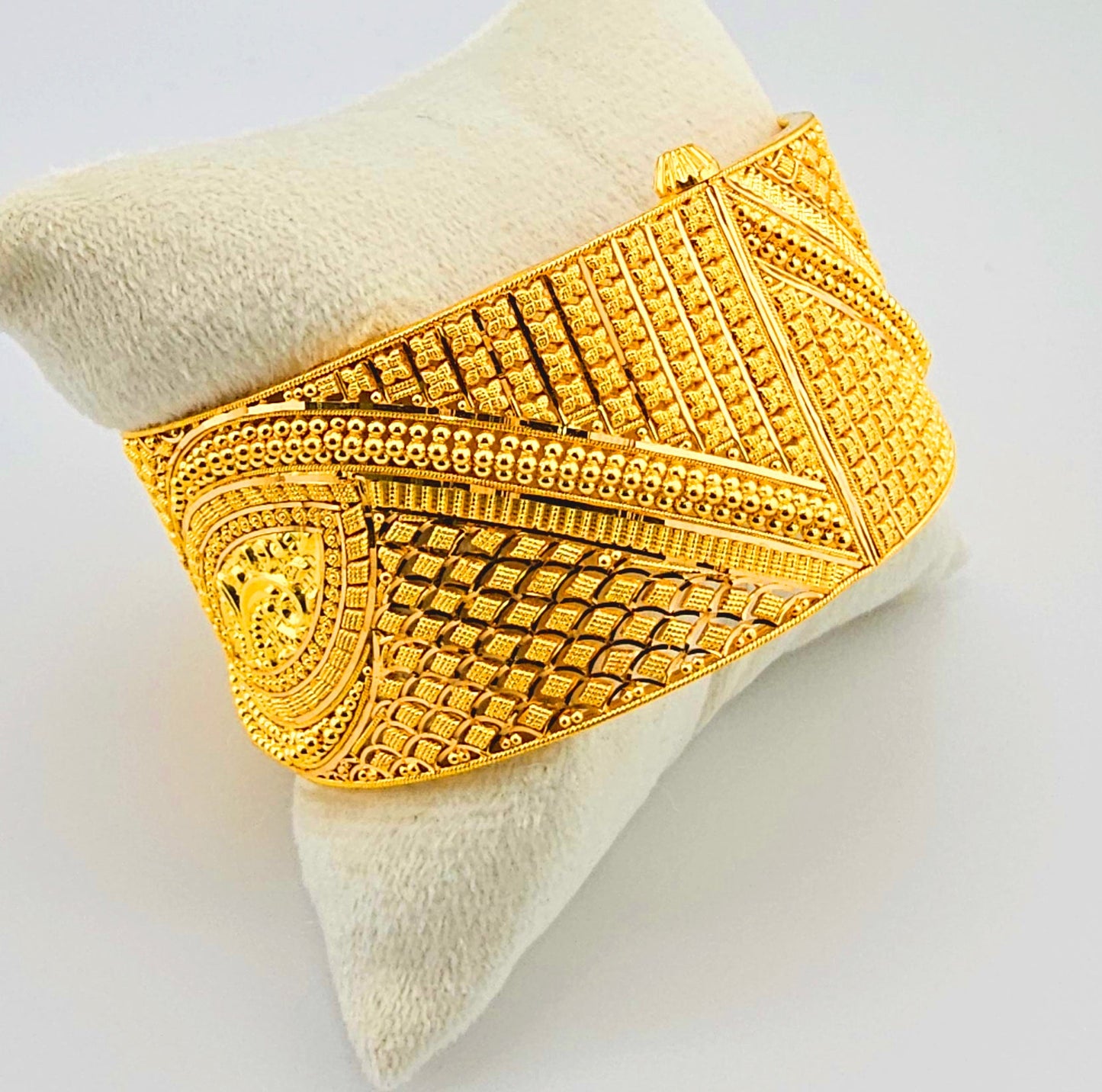 21K Luxurious Indian Style Cuff