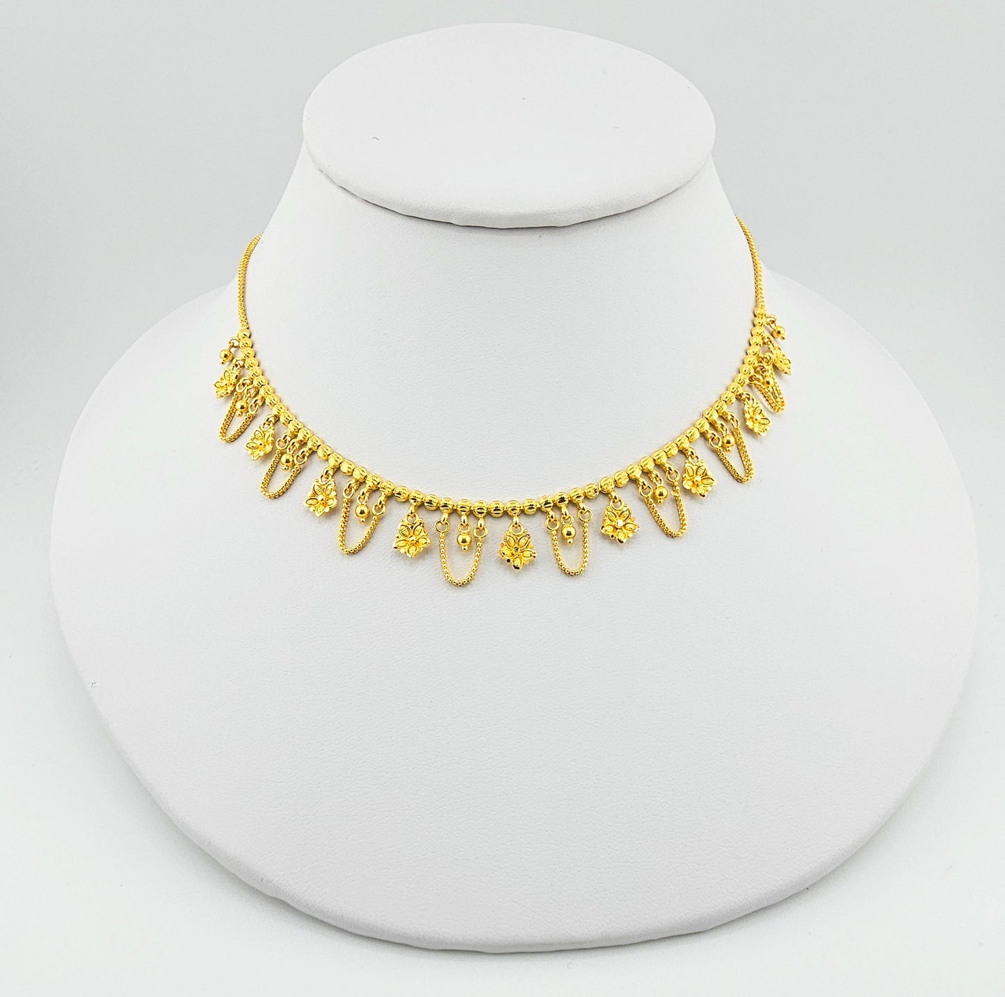 21K Floral Motif with a Curved Design Necklace and Earings Set