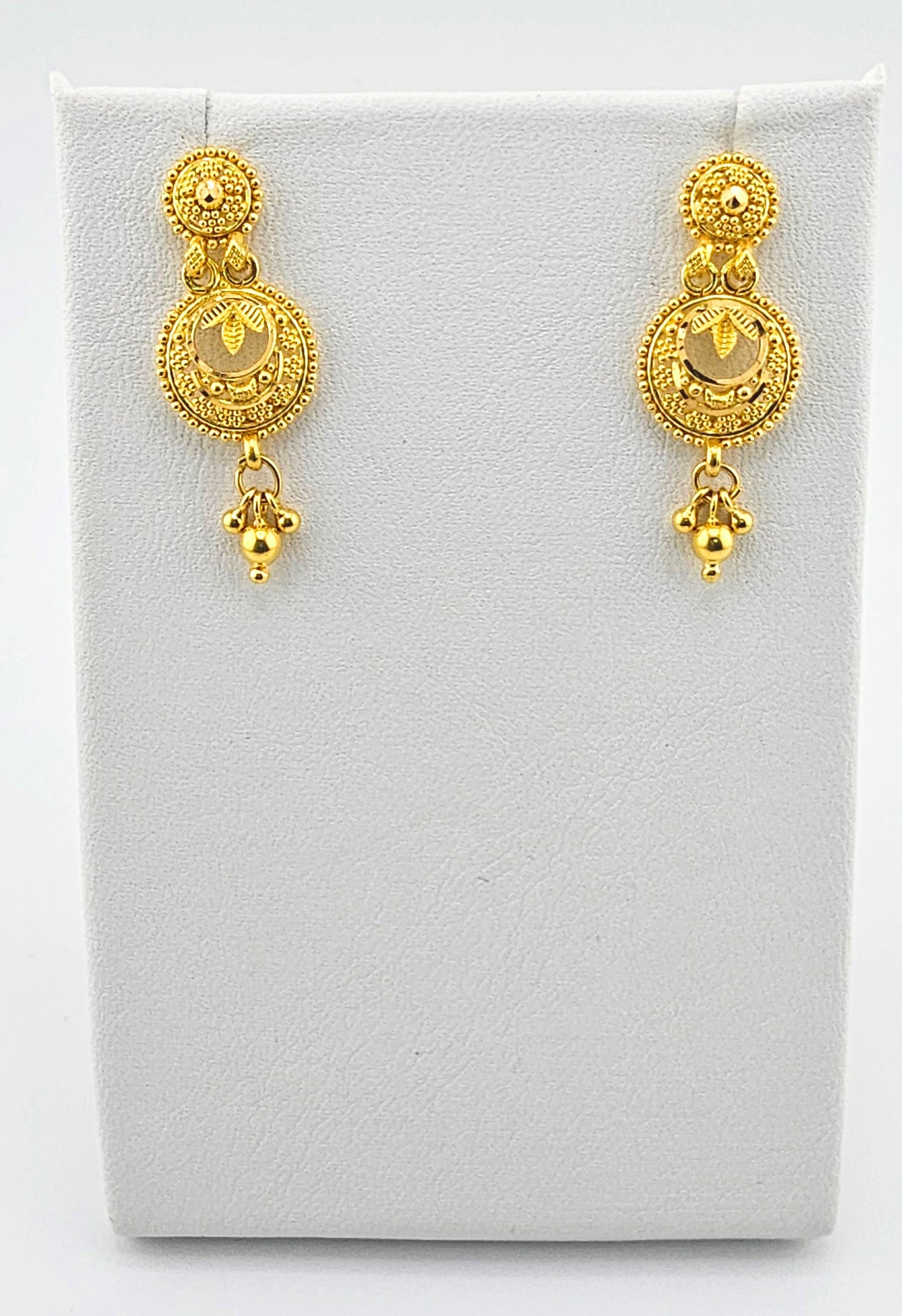 21K Floral Motif with a Curved Design Necklace and Earings Set