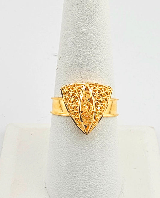 21K Ladies Triangle Filigree Ring