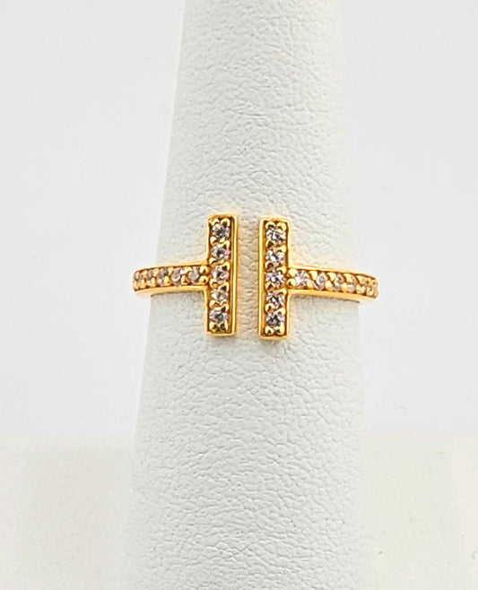 21K Ladies  Designer "T" Ring w/ CZs