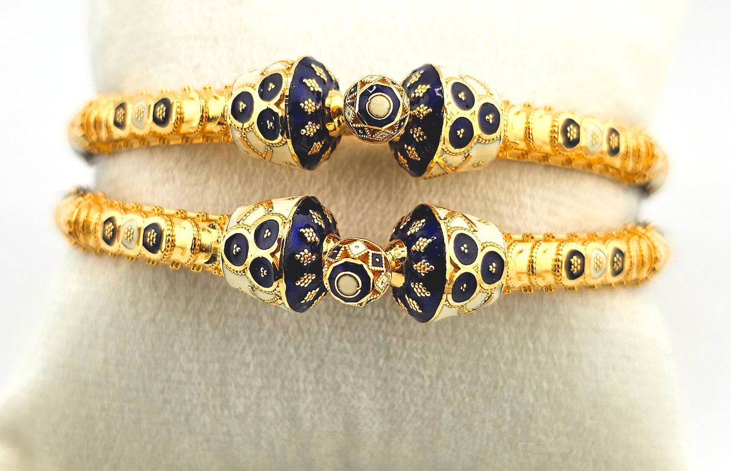 21K Navy Blue & White Enamel Screw Bangles
