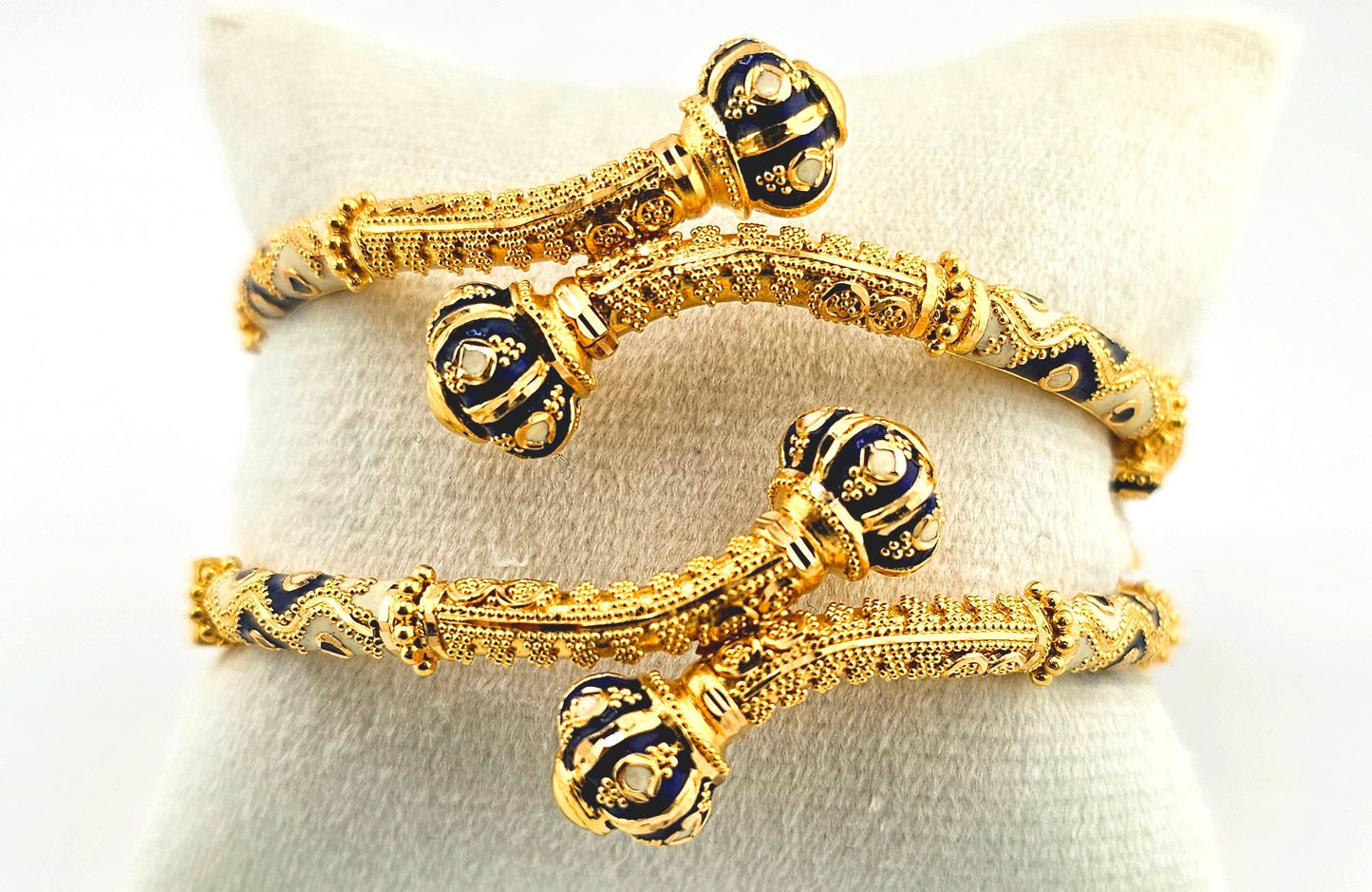 21K Navy & White Serpantine Screw Bangles