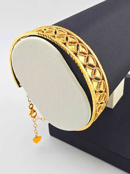 21K Day & Night Cuff 1