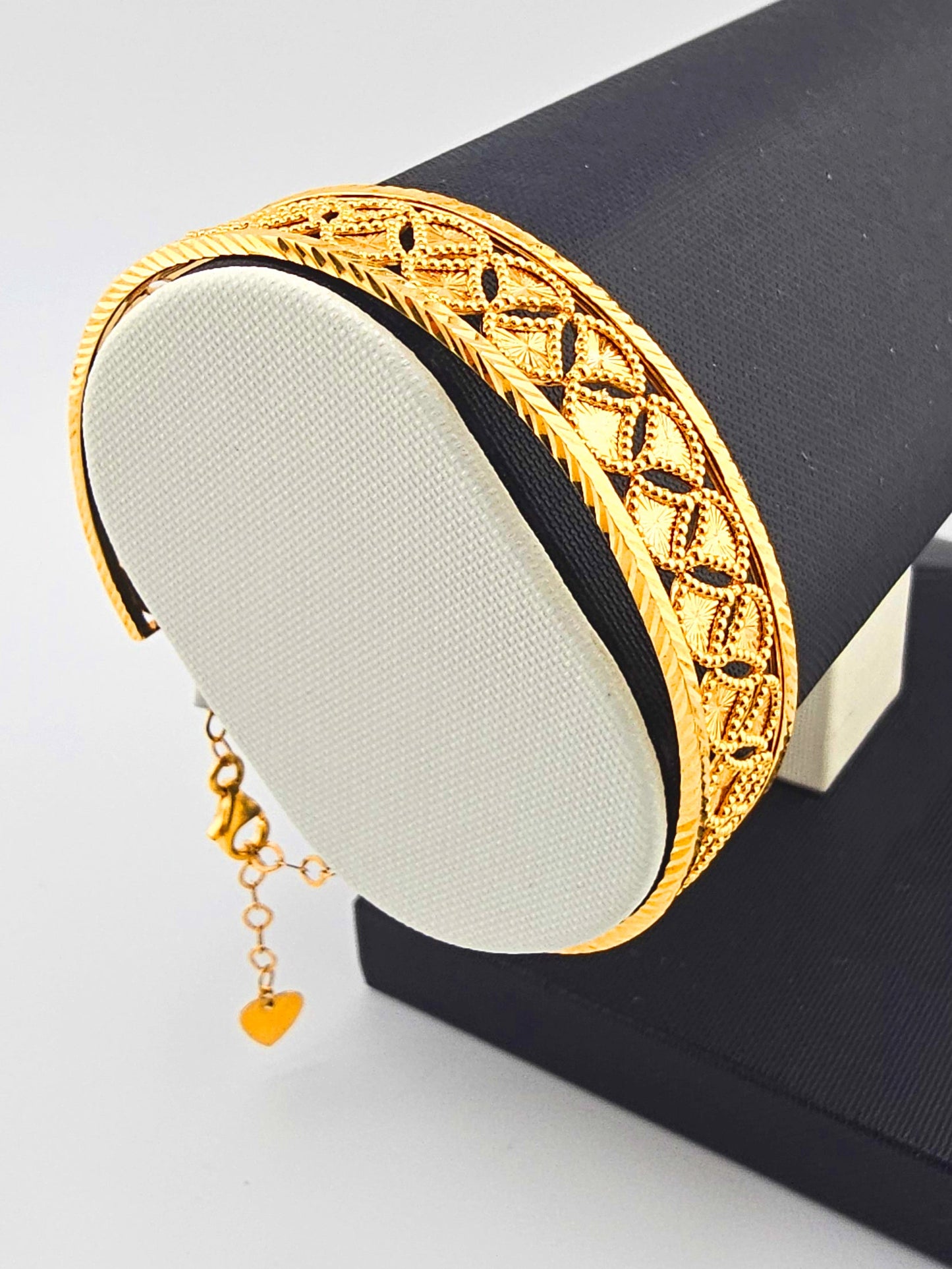 21K Day & Night Cuff 2