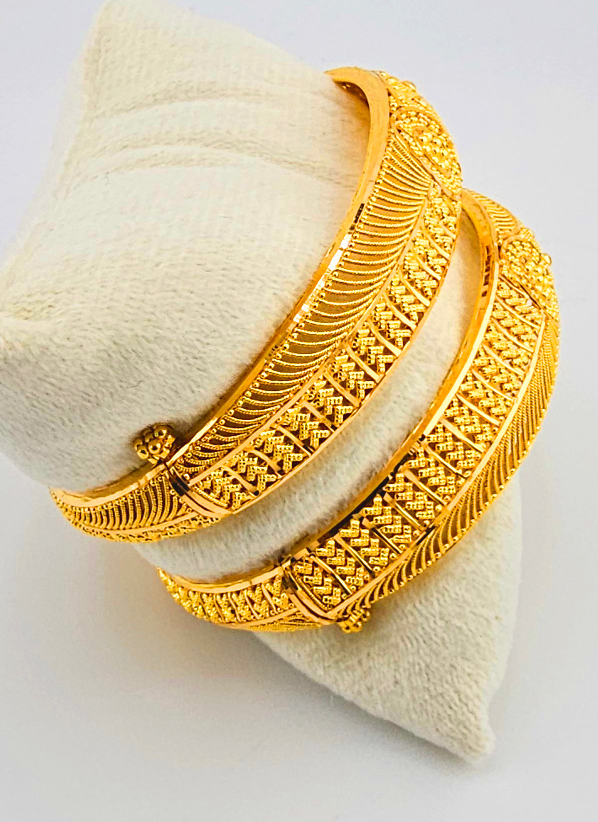 21K Beautiful Filigree Screw Bangles
