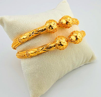 21K Traditional Ball Style Pipe Screw Bangles