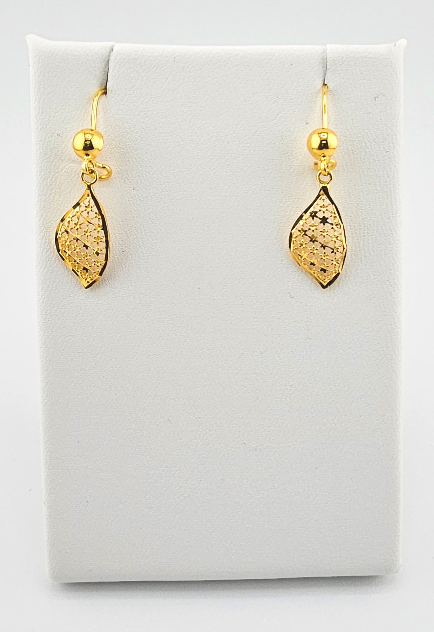 21K Delicate Leafy Filigree Necklace and Earings Set