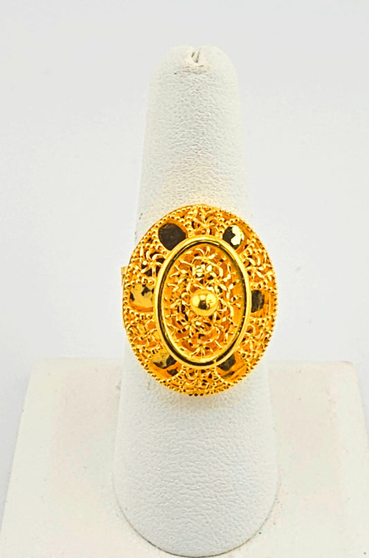 21K Oval Ring With Thick Filigree Band