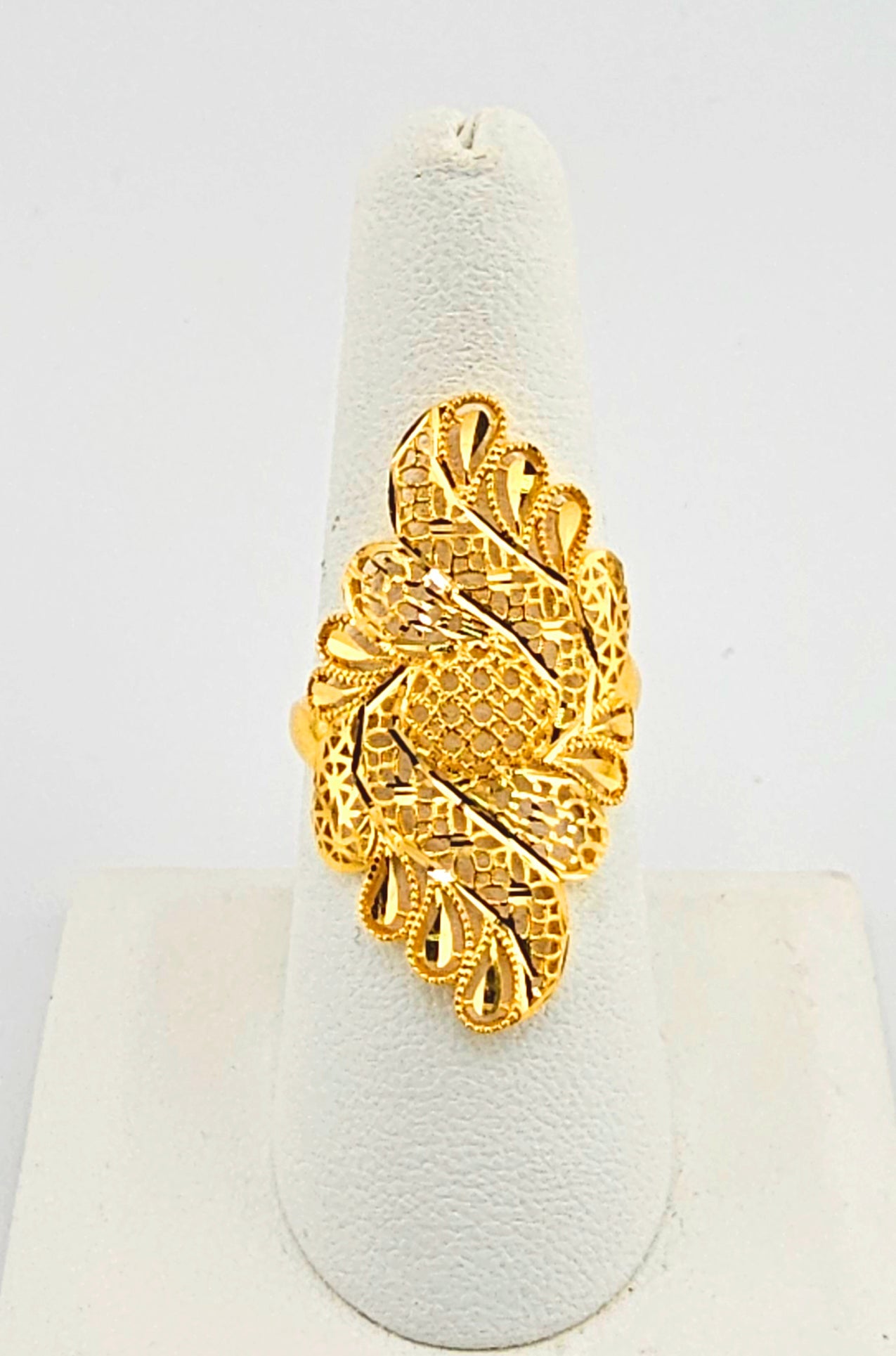21K Leaf Style Ladies Ring – Wonderful & Elegant Design