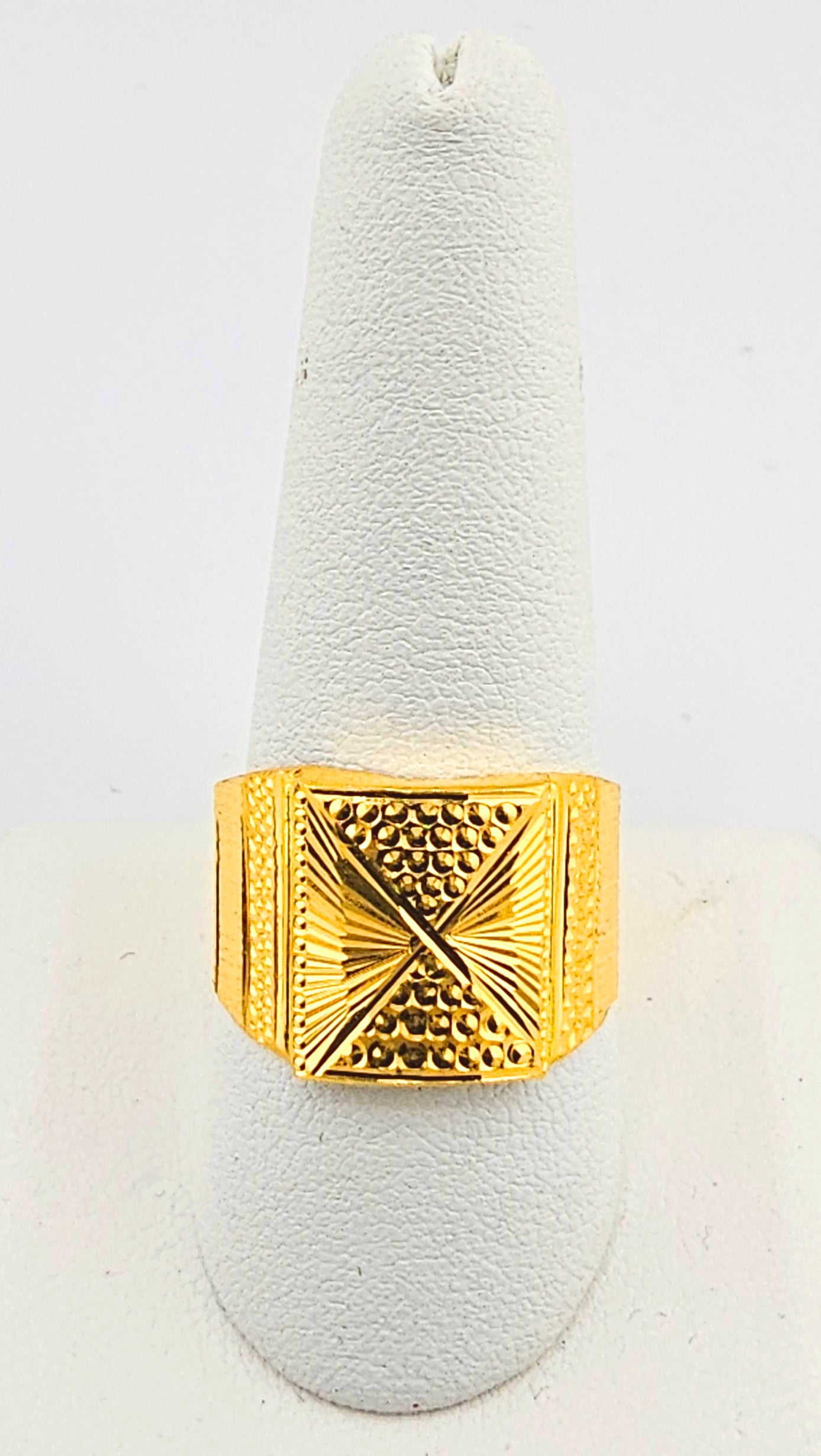 22K Eye Catching Mens Ring