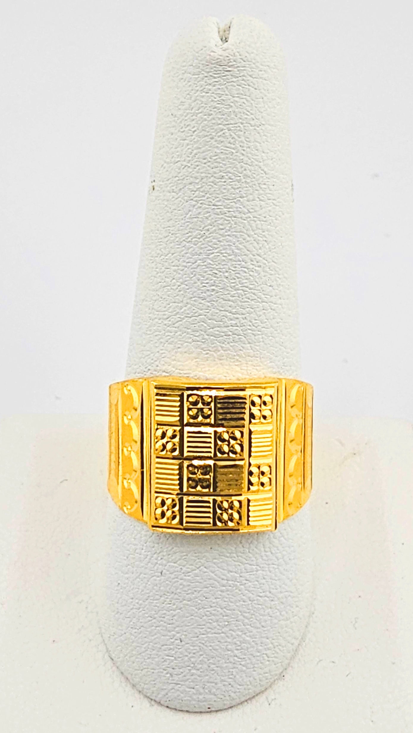 22K Mens Checkered Ring