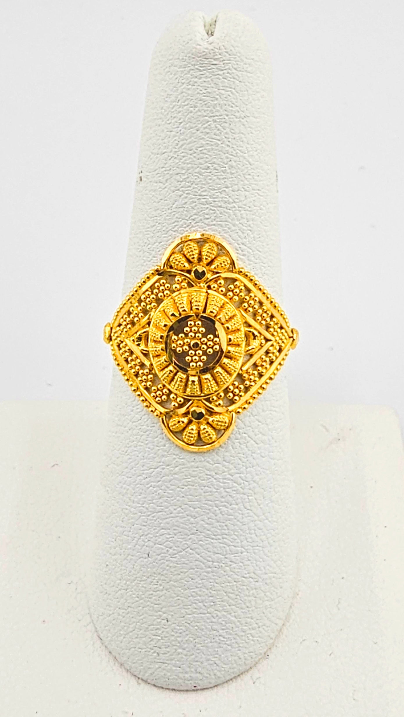 22K Bloom Point Ladies Ring