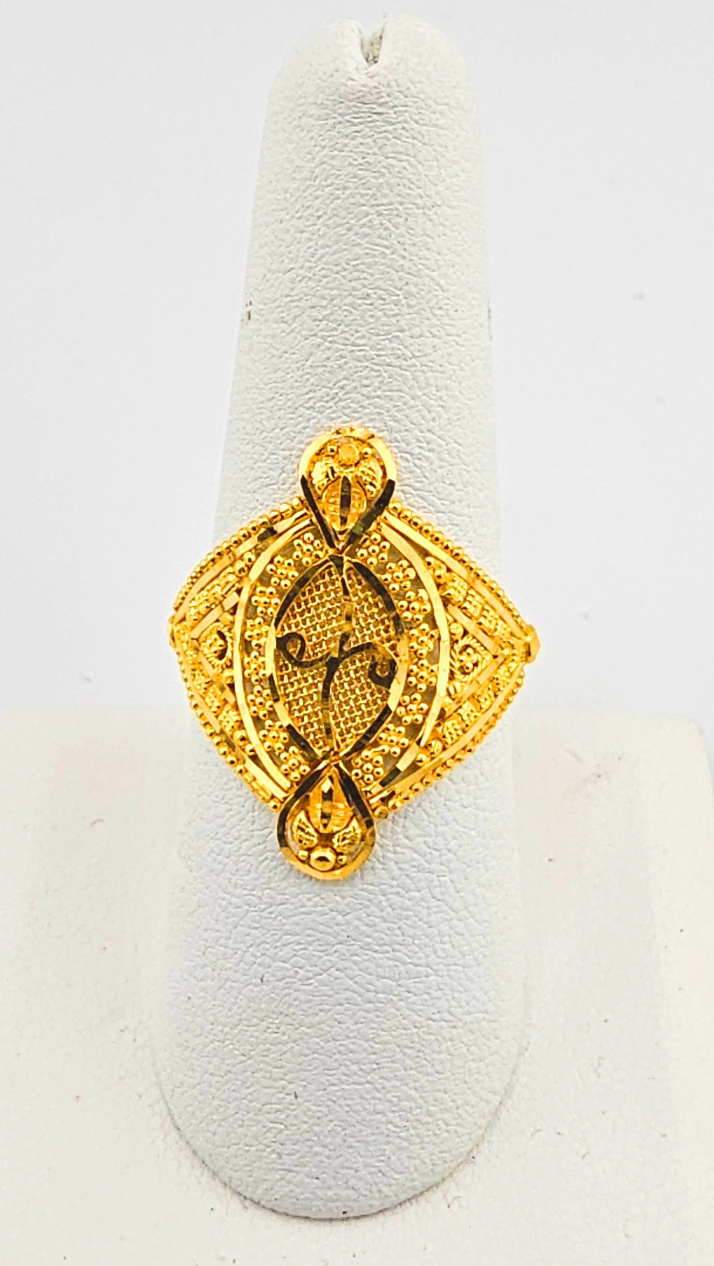 22K Petal Edge Ladies Ring