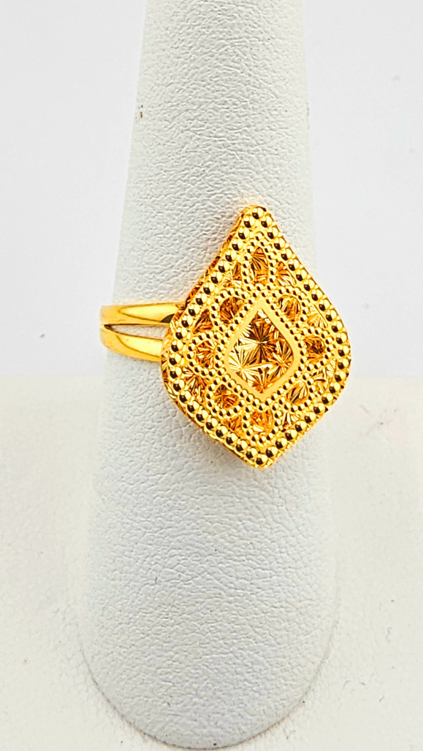 22K Modern Teardrop Ladies Ring