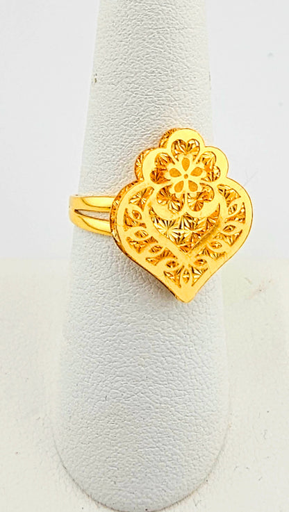 22K Grand Teardrop Ladies Ring