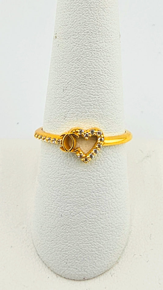 21K Designer Heart Style Ladies Ring