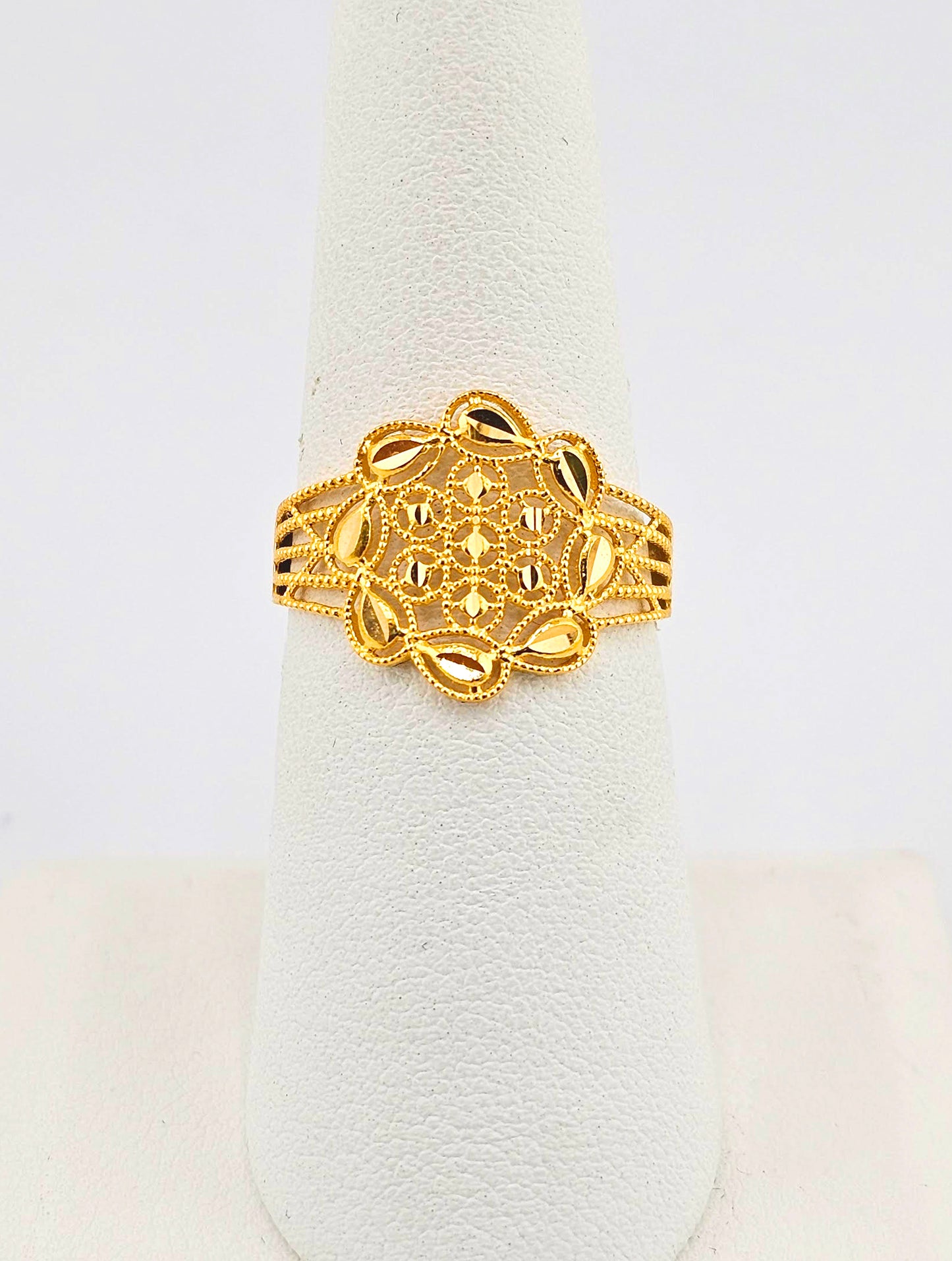 21k Filigree Leaves Ladies Ring